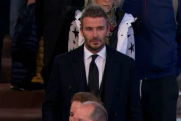 மகாராணியின் சவப்பெட்டியை காணும் வாய்ப்பை நிராகரித்த பிரபலம்! பொதுமக்களோடு வரிசையில் காத்திருந்த வீடியோ