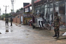 ஓட்டமாவடியில் கொரோனா பாதிப்பால் சில வீதிகளுக்கு தற்காலிக பூட்டு!