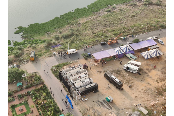 மீண்டும் இணையத்தில் கசிந்த தளபதி 66 புகைப்படம், அதிர்ச்சியில் ரசிகர்கள்.. | Thalapathy 66 Movie Set Pictures