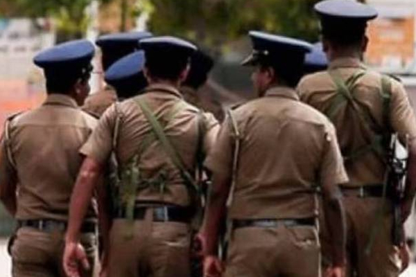 இலங்கையில் பரபரப்பு: தனியார் விடுதியொன்றில் சடலமாக மீட்கப்பட்ட பெண்! | Bandarawela Woman Dead Body Found In Private Hotel