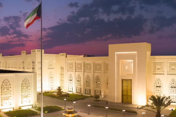 குவைத் மக்களுக்கு வெளியான முக்கிய அறிவிப்பு | Rising Tensions Iran Kuwait Urges Citizens Alert