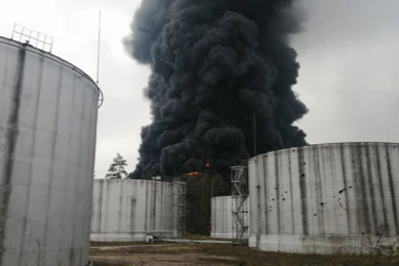 உக்ரைன் செர்னிஹிவ் பகுதியில் உள்ள எண்ணெய் கிடங்கில் ரஷ்ய படைகள் தாக்குதல்