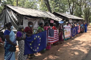 இனவெறி அரசியல்வாதிகளையே மக்கள் தேர்ந்தெடுக்கின்றனர்!