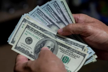 டொலர்களை தருவதாக கூறி வர்த்தகரிடம் கோடி ரூபா மோசடி