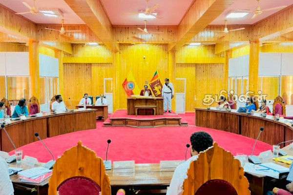 திருகோணமலை மாநகர சபையின் பாதீடு! தமிழரசுக் கட்சி உறுப்பினரால் ஏற்பட்ட சலசலப்பு | Trincomalee Municipal Council S Budget For 2026