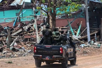 மியன்மார் ராணுவம் நடத்திய ஆகாயத் தாக்குதலில் பொதுமக்கள் பலர் பலி