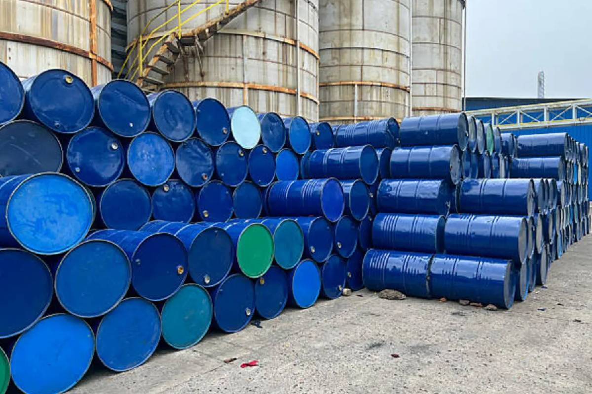 கப்பல் போக்குவரத்து முடக்கம்... இந்தியாவிடம் 25 நாட்களுக்கு மட்டுமே எண்ணெய் இருப்பு | India Left Only 25 Days Of Oil