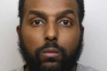 குடும்பத்தினர் கண் முன்னே... லண்டன் சுரங்க ரயிலில் சிறுமிக்கு நேர்ந்த துயரம்