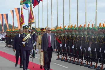 இராணுவத்தை பாதியாக குறைக்க நடவடிக்கை!