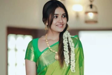 புடவையின் அழகில் மயக்கும் நடிகை வாணி போஜனின் அழகிய போட்டோக்கள்