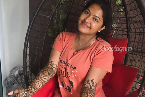 பிக் பாஸ் ரச்சிதா வீட்டில் விசேஷம்.. மருதாணி போட்டோக்களை வெளியிட்ட நடிகை | Rachitha Mahalakshmi Marudani Photos