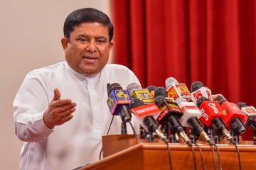 இணையத்தளத்தின் ஊடாக பொய்யான தகவல்களை வழங்குபவர்கள் நீதித்துறை மூலமே தண்டிக்கப்படுவர் : வஜிர அபேவர்தன