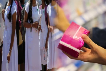 பாடசாலை மாணவிகளுக்கு மகிழ்ச்சித் தகவல்; இலவச நப்கின்கள்!