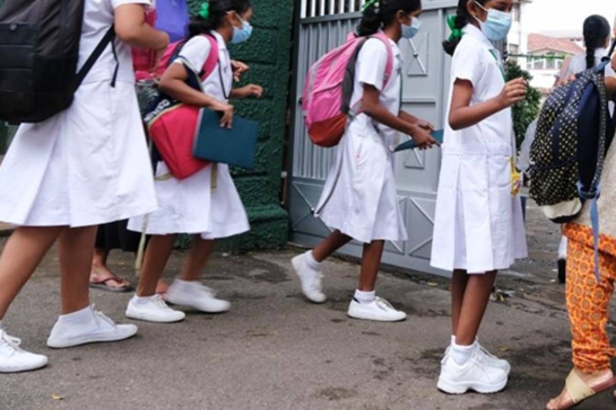 இலங்கையில் சில பாடசாலைகளுக்கு அவசர விடுமுறை | Sri Lanka Schools Sudden Leave