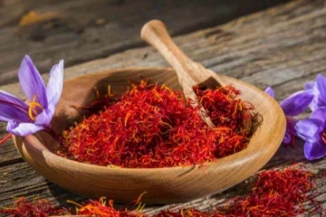 கர்ப்பிணி பெண்கள் குங்குமப்பூ சாப்பிடுவது ஆபத்தா? உண்மையை தெரிஞ்சிக்கோங்க