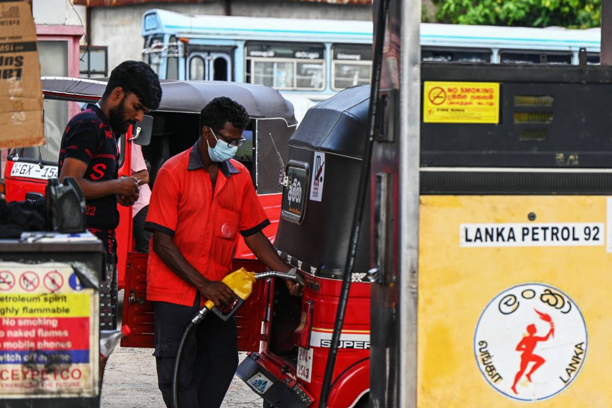 3 மாதங்களில் 5 முறை விலை உயர்வு! நாட்டில் உச்சக்கட்ட விலையை எட்டியது எரிபொருள் | Sri Lanka Fuel Prices Hit Historic High 2026