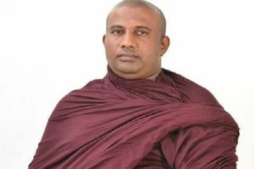 “பொய்களை பேசுவது மதகுருவிற்கு அழகில்லை“ அருட்தந்தையை எச்சரித்த தேரர்