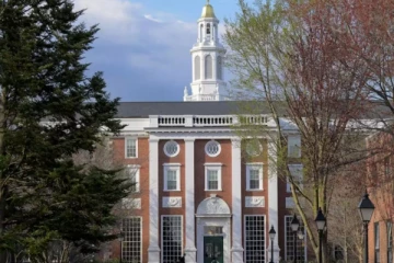 நிதியை நிறுத்திய டிரம்ப் ; அதிர்ச்சி கொடுத்த ஹார்வர்ட் பல்கலைக்கழகம்