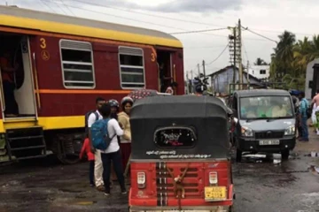 யாழ்தேவி தடம்புரள்வு!புகையிரத சேவை தொடர்பில் வெளியான தகவல்