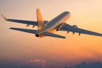 நடுவானில் விமானி மாரடைப்பால் மரணம் - இங்கிலாந்தில் ஏற்பட்ட அதிர்ச்சி சம்பவம்