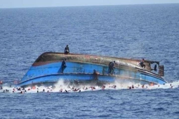 நடுகடலில் மூழ்கிய இரண்டு படகுகள்... 45 புலம்பெயர்ந்தோர் உயிரிழப்பு! பலர் மாயம்