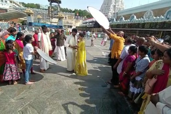 திருமணம் முடிந்ததும் சர்ச்சையில் சிக்கிய நயன்தாரா - விக்னேஷ் சிவன் தம்பதி! | Tirupati Vignesh Shivan Nayanthara Photoshoot