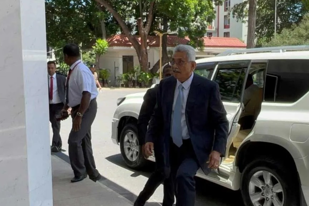 ஈஸ்டர் தின பயங்கரவாதத் தாக்குதல் : நீதிமன்றில் முன்னிலையான கோட்டாபய ராஜபக்ச | Gotabaya Rajapaksa Arrives At Court ஈஸ்டர் தின பயங்கரவாதத் தாக்குதல் : நீதிமன்றில் முன்னிலையான கோட்டாபய ராஜபக்ச | Gotabaya Rajapaksa Arrives At Court