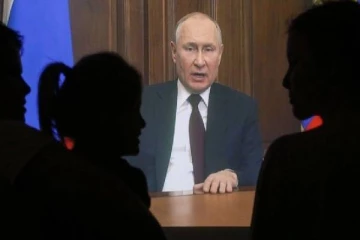 உக்ரைனியர்கள் பயங்கரமான ரவுடிகள்; அதிபர் புடின் பேச்சு