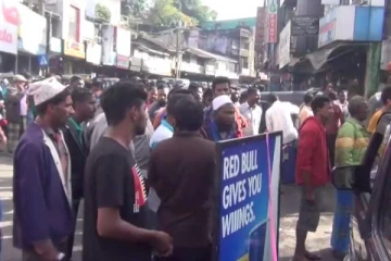 ஹட்டன் எரிபொருள் வரிசையில் பதற்றம்(Video)