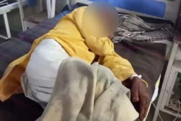 சிறுநீர் கழிக்கும் போது நிகழ்ந்த துயரம்! ஆணுறுப்பை கோடாரியால் வெட்டிய நபர்