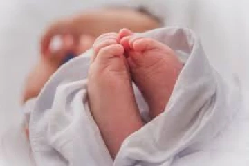 தாம் பெற்ற பிள்ளையை கைவிட்டு தப்பிச் சென்ற பெற்றோர்