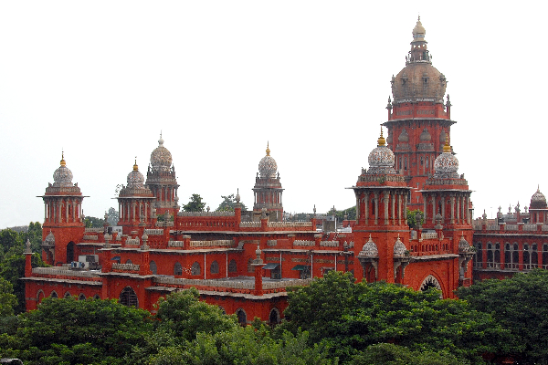 தமிழகத்தில் இந்தி படிப்பதை தடுக்கவில்லை உயர்நீதிமன்றத்தில் தமிழக அரசு விளக்கம் - தமிழ்நாடு