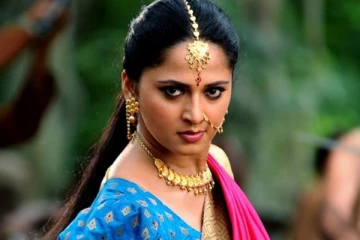 பாகுபலிக்கு பின் வெற்றி கிடைக்கவில்லை.. அனுஷ்காவிற்காக பிரபல நடிகரை கழட்டிவிட்டு இயக்குனர்..