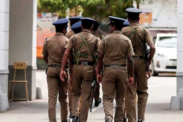 சட்டவிரோதமாக பதிவாளர் அலுவலகத்தை நடத்திவந்த நபர் கைது