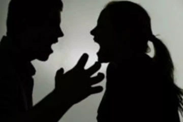 கணவனின் நாக்கை கடித்து விழுங்கிய மனைவி ; இளம் பெண்ணின் வெறிச்செயலால் அதிர்ச்சி