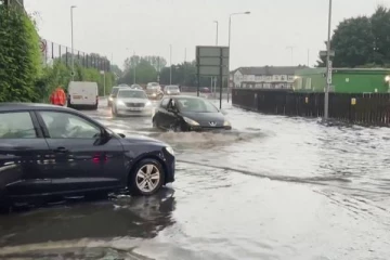 லண்டனில் கடந்த 10 ஆண்டுகளில் இல்லாத அளவிற்கு கொட்டி தீர்த்த மழை!