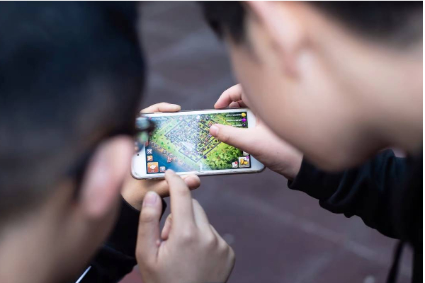 36 லட்சம் கேம் விளையாடி செலவழித்த சிறுவன் - விசாரணையில் ஆடிப்போன தாய் | Boy Loses 36 Lakhs Online Mobile Game In Hyderabad