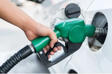 சந்தை விலையை விட நான்கு மடங்கு அதிகரிக்கப்பட்டுள்ள பெட்ரோல் விலை