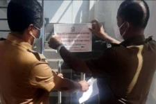யாழில் சுகாதார அதிகாரிகளால் சீல் வைக்கப்பட்ட திரையரங்கு!