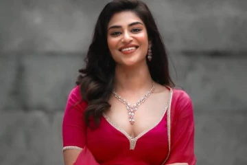 நடிகை இந்துஜாவா இது!! பொங்கலுக்கு அவர் பகிர்ந்த போட்டோஷூட்..