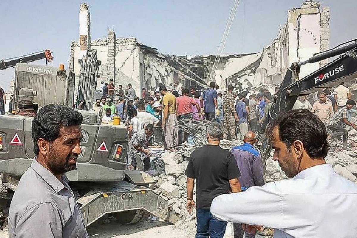 ஈரானில் போர் அவலம் ; இருநூறுக்கும் மேற்பட்ட ஆசிரியர்கள், மாணவர்கள் உயிரிழப்பு | Two Hundred Teachers Students Killed In Iran