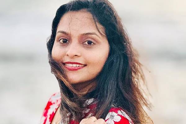 பிரித்தானிய சாலையில் படுகாயங்களுடன் சடலமாக மீட்கப்பட்ட பெண்: கதறும் குடும்பம் | Cardiff Woman Found Dead