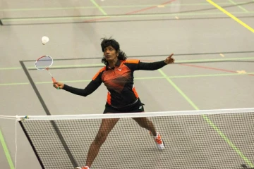 சுவிட்சர்லாந்தில் பூப்பந்தாட்டத்தில் சிறப்பான ஆட்டத்தை வெளிப்படுத்தும் தமிழ் வீராங்கனை