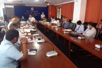 மக்களின் நலனை முன்னிறுத்தி செயற்படுங்கள்: திணைக்களங்களின் பிரதானிகளுக்கு டக்ளஸ் அறிவுறுத்தல்  (Photos)