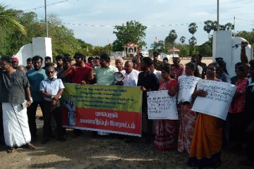 எமது நிலம் எமக்கு வேண்டும் இராணுவமே வெளியேறு; தையீட்டி மக்கள் போராட்டம்!(Photos)