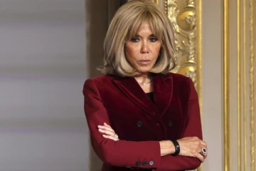 மன்னிப்புக் கேட்டார் பிரான்ஸ் ஜனாதிபதியின் மனைவி