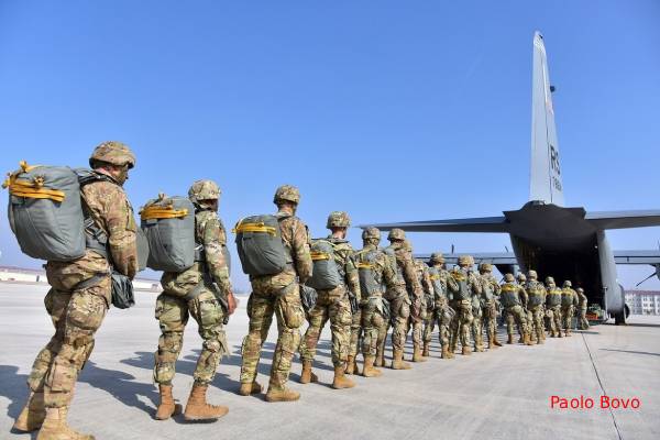 இராணுவத்திற்கு என 1.5 டிரில்லியன் டொலர் ஒதுக்க திட்டமிடும் ட்ரம்ப்: கடும் அபாய நிலையிலா அமெரிக்கா? | Trump 1 5 Trillion Defense Budget இராணுவத்திற்கு என 1.5 டிரில்லியன் டொலர் ஒதுக்க திட்டமிடும் ட்ரம்ப்: கடும் அபாய நிலையிலா அமெரிக்கா? | Trump 1 5 Trillion Defense Budget