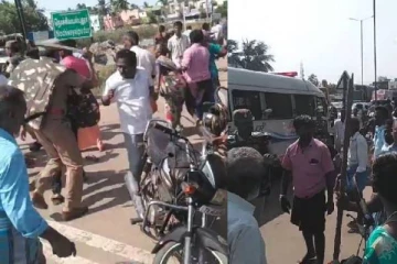 கல்லுாரி மாணவி மரணத்திற்கு நீதி கேட்டு உறவினர்கள் சாலை மறியல் - போலீஸ் தடியடி..!