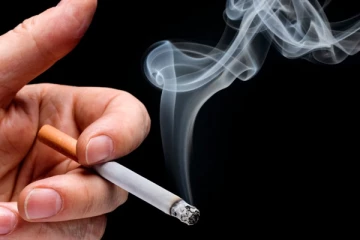 பாதி சிகரெட்டை புகைத்த பொலிஸாருக்கு காத்திருந்த அதிர்ச்சி