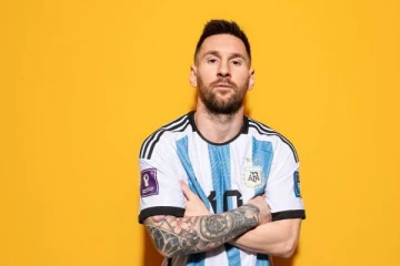 ஏலத்தில் சாதனை படைத்த மெஸ்ஸியின் உலகக்கோப்பை jerseys.. எவ்வளவு கோடிகள் தெரியுமா?